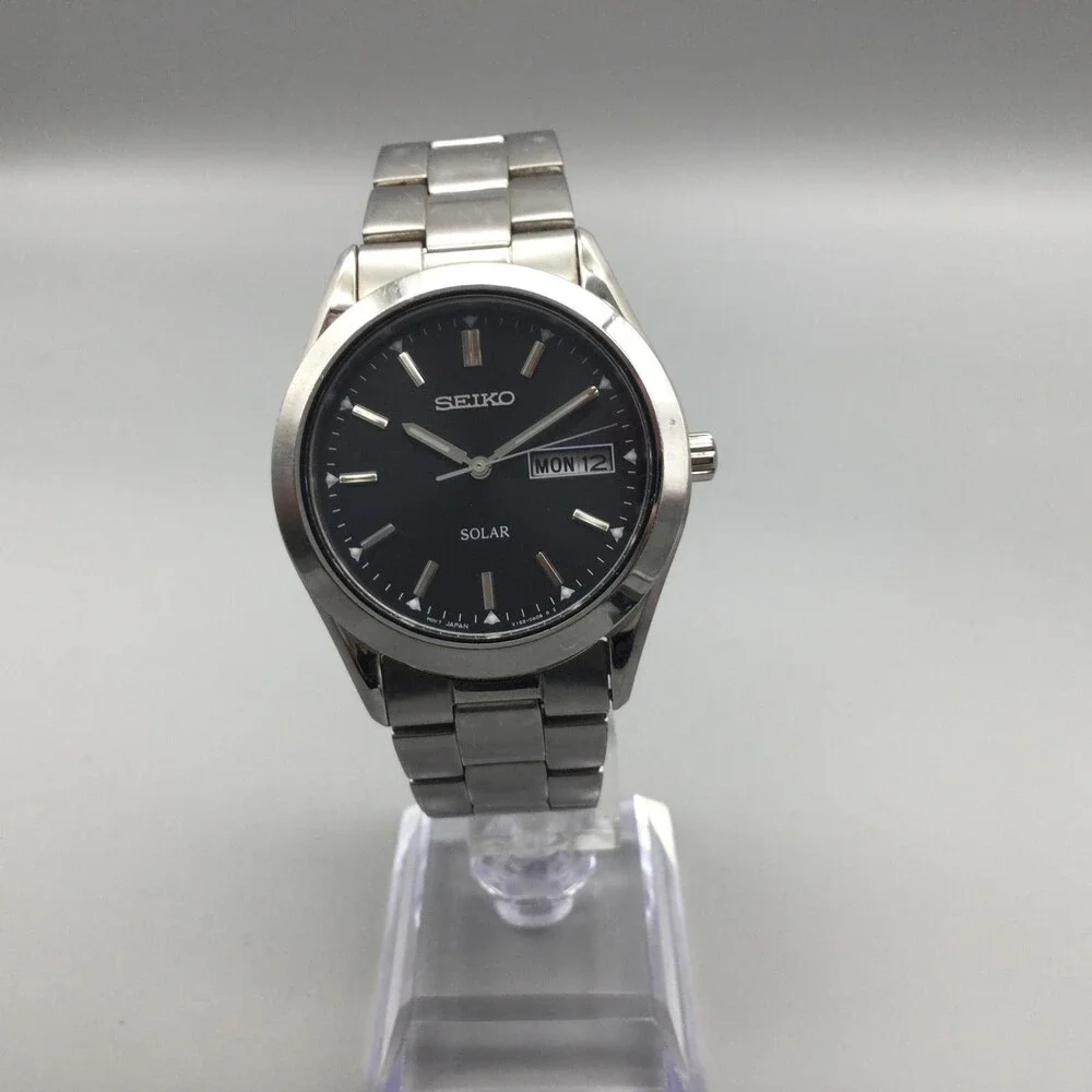 Seiko Solar Mens Watch 37mm Black Dial Stainless V158-0AB0 Day Date 7.25